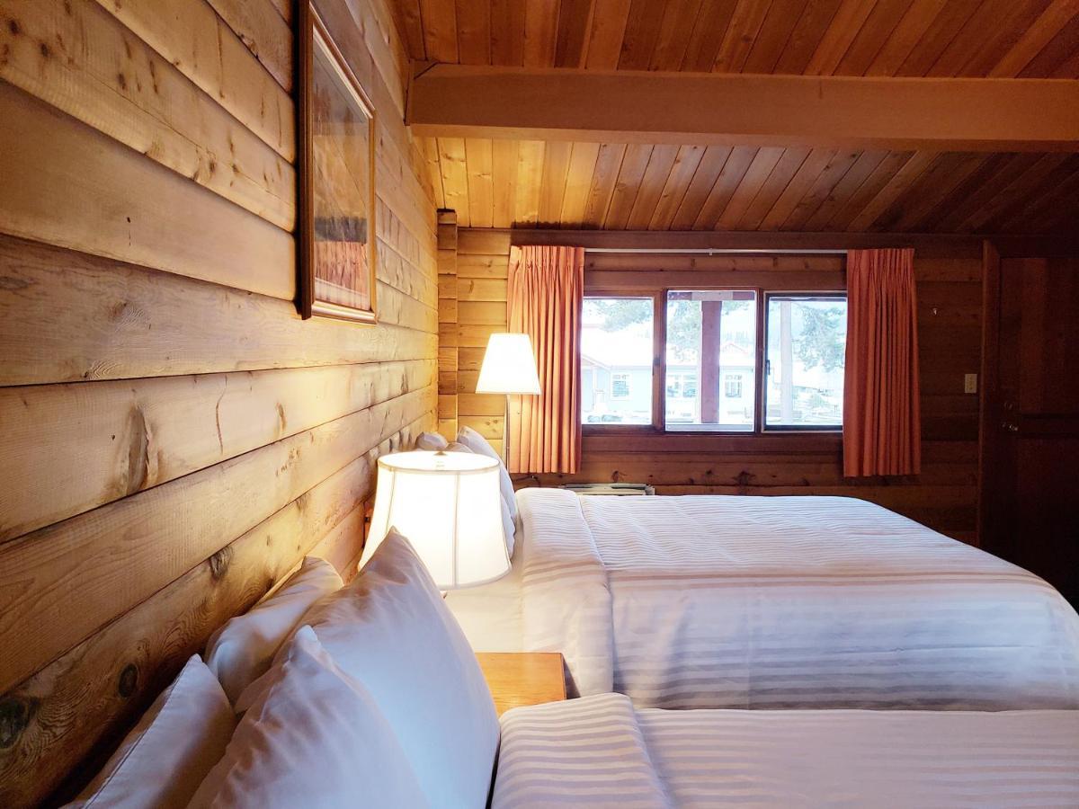 Rocky Inn Valemount Bagian luar foto
