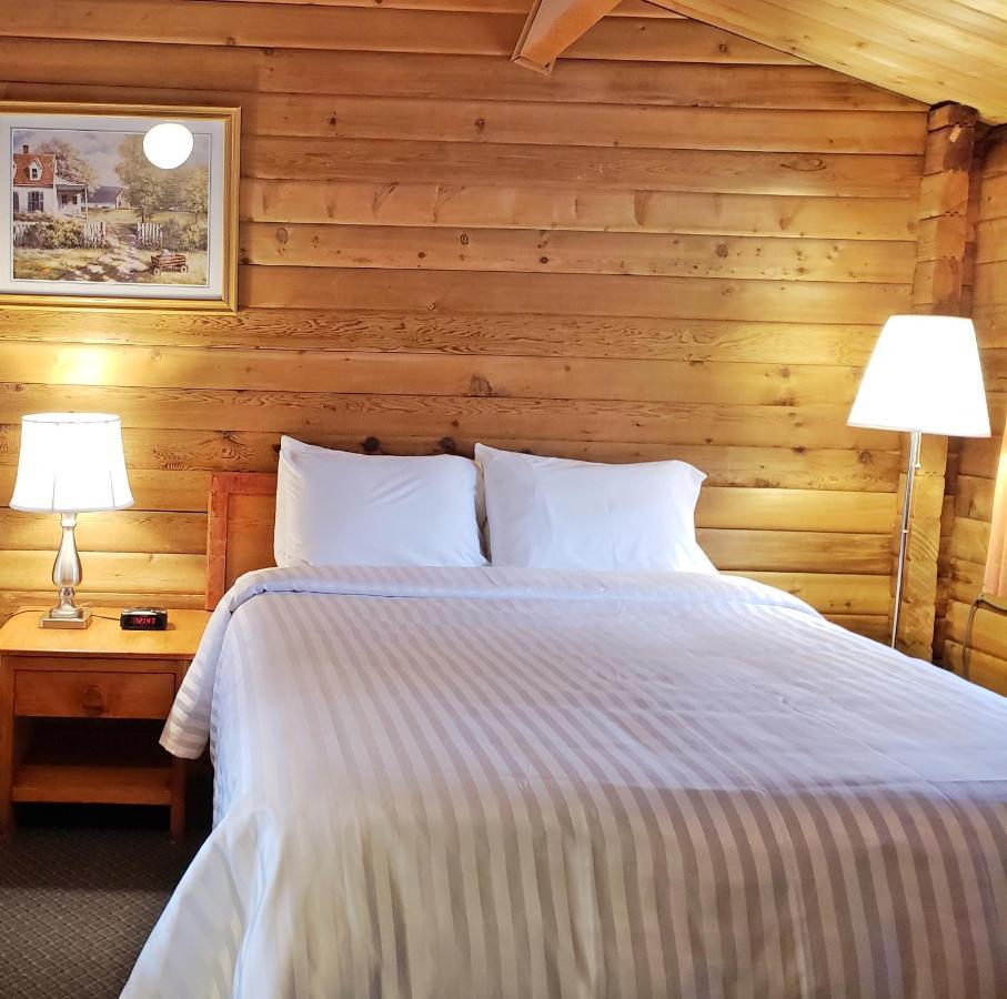 Rocky Inn Valemount Bagian luar foto