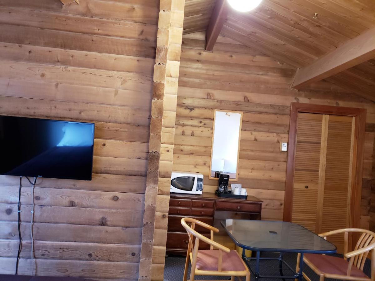 Rocky Inn Valemount Bagian luar foto