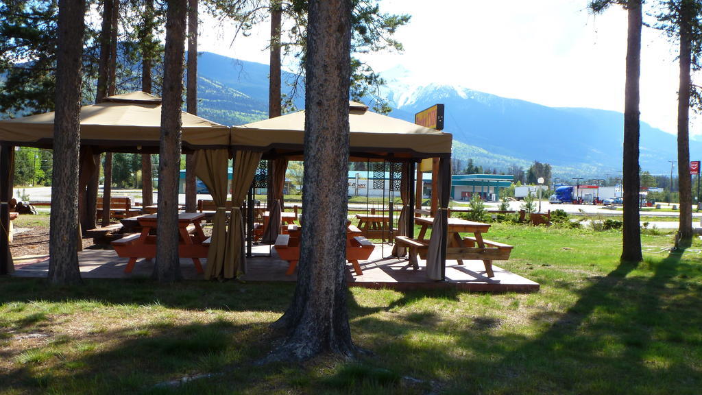 Rocky Inn Valemount Bagian luar foto