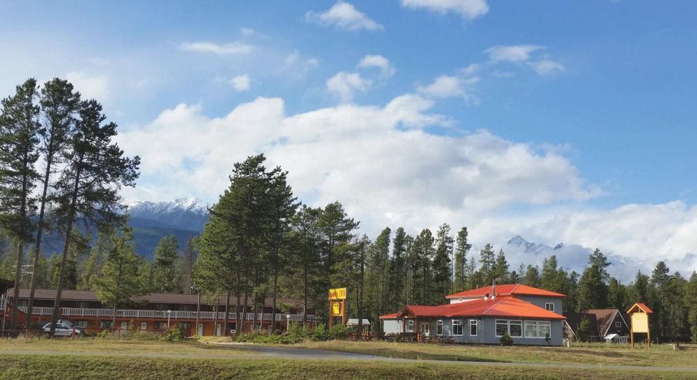 Rocky Inn Valemount Bagian luar foto