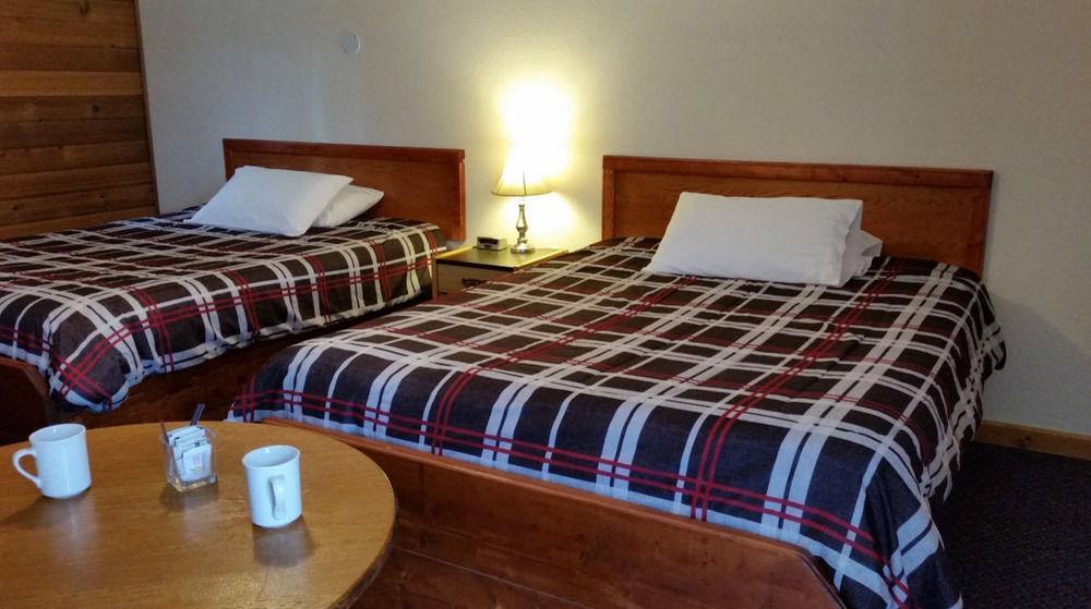 Rocky Inn Valemount Bagian luar foto