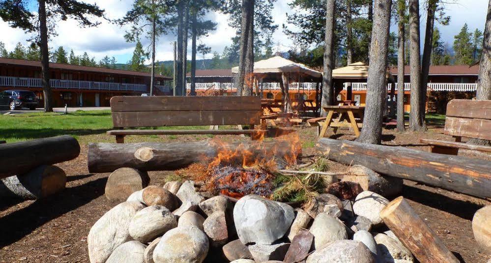 Rocky Inn Valemount Bagian luar foto